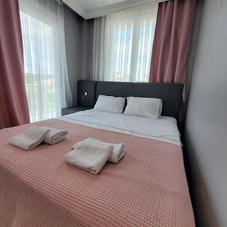 5 Mins To Airport Private Villa Room Estambul Exterior foto