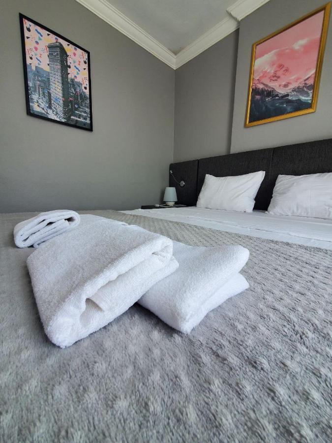 5 Mins To Airport Private Villa Room Estambul Exterior foto